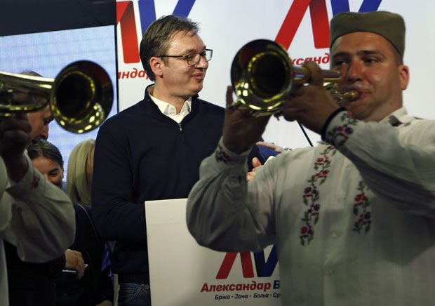 ИЗБОРИ У СРБИЈИ: Вучићу честитали Скот, Китаровић, врх РС, Могерини, Звиздић...